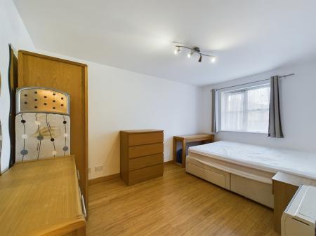 2 bedroom Flat to let in The Anchorage, L3 4DX