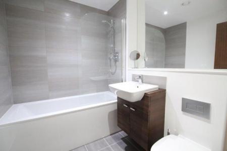 1 bedroom Flat to let in The Strand, 7, L2