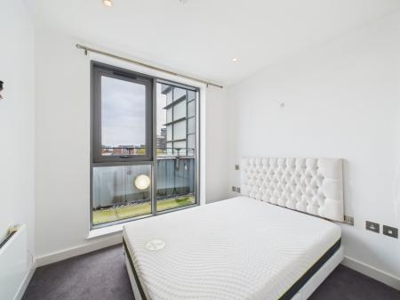 2 bedroom Flat to let in Waterside, 10 William Jessop Way, Liverpool, L3 1DF