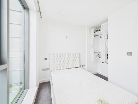 2 bedroom Flat to let in Waterside, 10 William Jessop Way, Liverpool, L3 1DF
