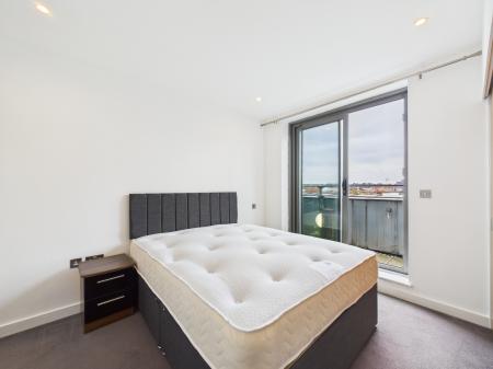 2 bedroom Flat to let in Waterside, 10 William Jessop Way, Liverpool, L3 1DF