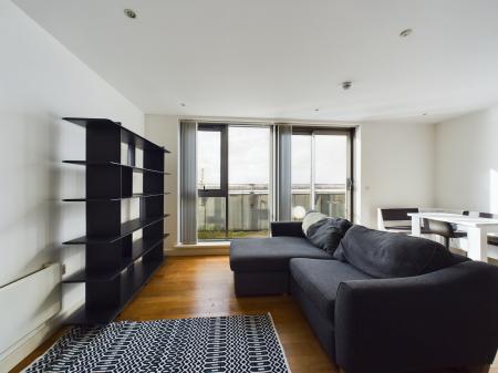 1 bedroom Flat to let in Waterside, 10 William Jessop Way, L3