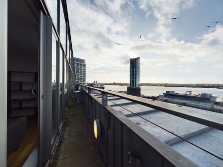 1 bedroom Flat to let in Waterside, 10 William Jessop Way, L3