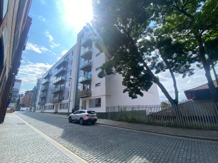 1 bedroom Flat to let in The Circle 109, 76 Henry Street, L1 5BU