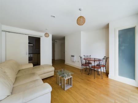 1 bedroom Flat to let in The Circle 109, 76 Henry Street, L1 5BU