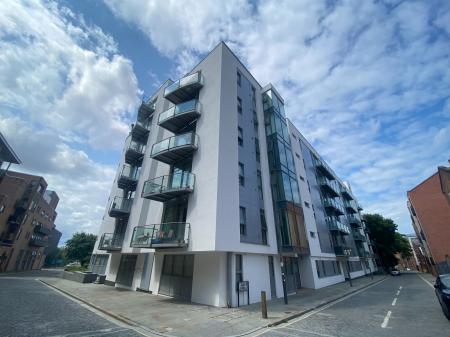 1 bedroom Flat to let in The Circle 109, 76 Henry Street, L1 5BU