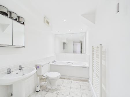 2 bedroom Apartment to let in Hatton Garden, 15, L3 2HA