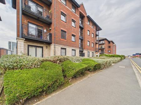 2 bedroom Flat to let in Waterloo Quay, Liverpool, L3 0BS