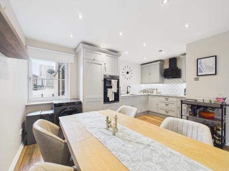 2 bedroom Flat to let in Waterloo Quay, Liverpool, L3 0BS