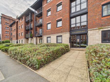 2 bedroom Flat to let in Waterloo Quay, Liverpool, L3 0BS