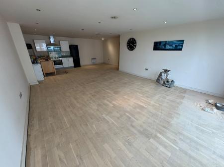 2 bedroom Flat to let in The Reach, 39 Leeds Street, L3