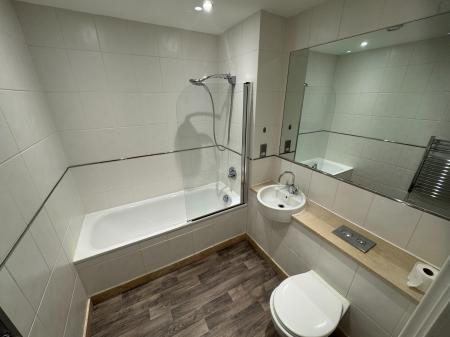 2 bedroom Flat to let in The Reach, 39 Leeds Street, L3