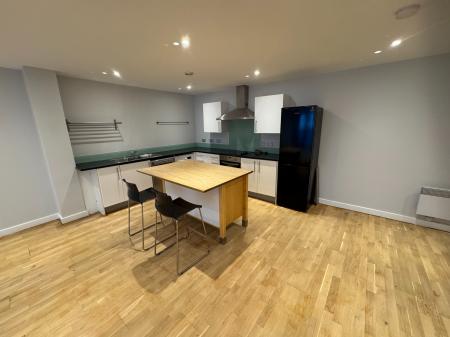2 bedroom Flat to let in The Reach, 39 Leeds Street, L3