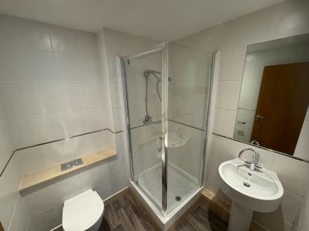2 bedroom Flat to let in The Reach, 39 Leeds Street, L3