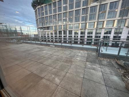 2 bedroom Flat to let in The Reach, 39 Leeds Street, L3