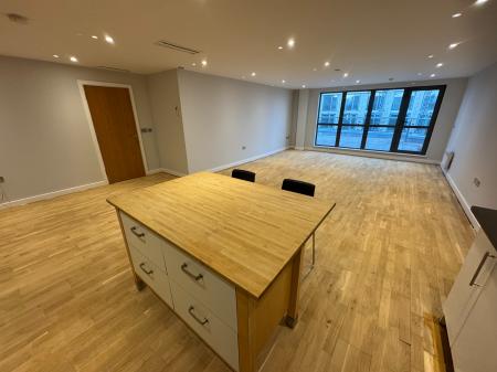2 bedroom Flat to let in The Reach, 39 Leeds Street, L3