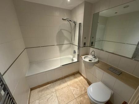 2 bedroom Flat to let in The Reach, 39 Leeds Street, L3
