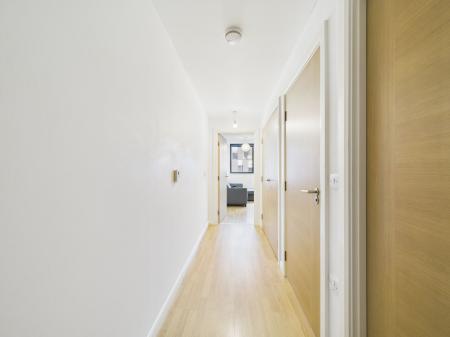 1 bedroom Flat to let in Mann Island, 11, L3