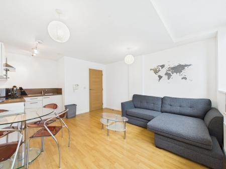 1 bedroom Flat to let in Mann Island, 11, L3