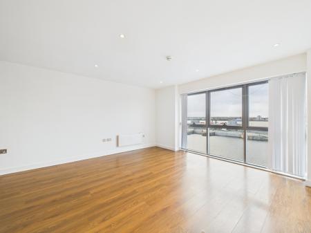 1 bedroom Flat to let in Waterside, 10 William Jessop Way, L3 1DX