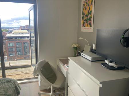 1 bedroom Flat to let in Block D Wolstenholme Square, 3 Parr St, Liverpool, L1 4EW