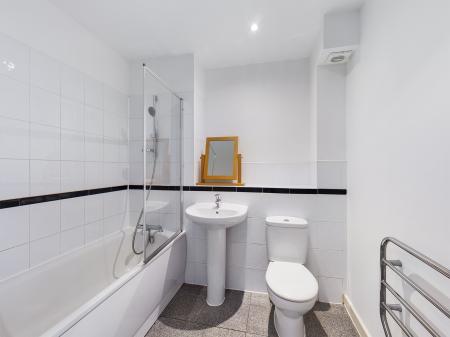 2 bedroom Flat to let in Kaber Court, Horsfall Street, L8