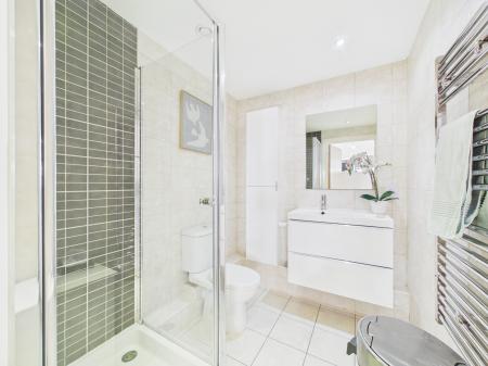 1 bedroom Apartment to let in Mann Island, 15, L3
