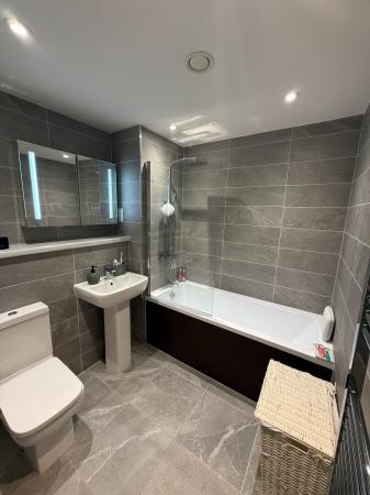 1 bedroom Flat to let in The Summit, 12 Parliament Street, L8