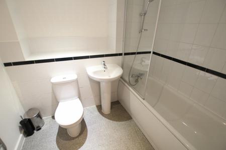 2 bedroom Flat to let in Kaber Ct, Horsfall St, Liverpool, L8 6RY