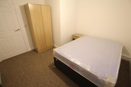 2 bedroom Flat to let in Kaber Ct, Horsfall St, Liverpool, L8 6RY