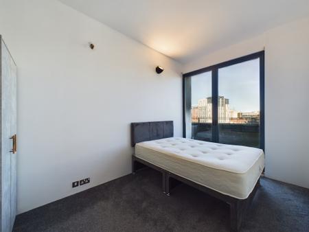 3 bedroom Flat to let in The Tea Factory, 80 Wood Street, L1