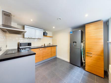 3 bedroom Flat to let in The Albany, 8 Old Hall Street, L3