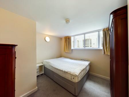 3 bedroom Flat to let in The Albany, 8 Old Hall Street, L3