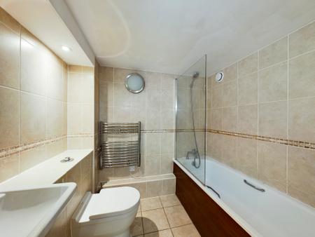 3 bedroom Flat to let in The Albany, 8 Old Hall Street, L3