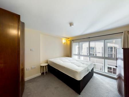 3 bedroom Flat to let in The Albany, 8 Old Hall Street, L3