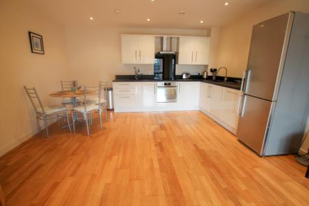 2 bedroom Flat to let in The Reach, 39 Leeds Street, L3