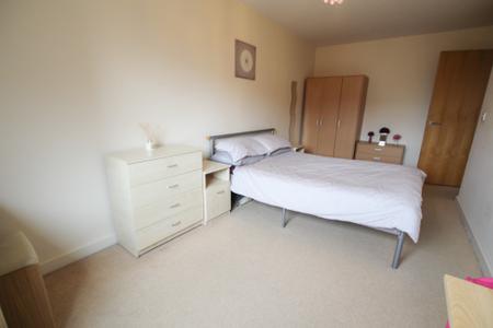 2 bedroom Flat to let in The Reach, 39 Leeds Street, L3