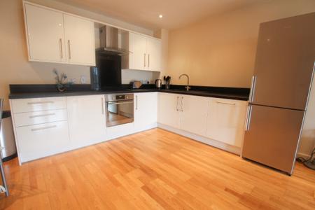 2 bedroom Flat to let in The Reach, 39 Leeds Street, L3
