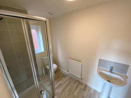 3 bedroom Semi-detached house to let in Oswestry Street, L5
