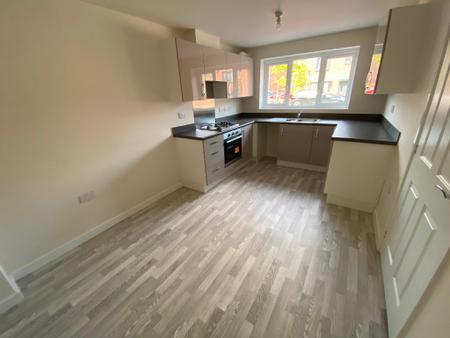 3 bedroom Semi-detached house to let in Oswestry Street, L5