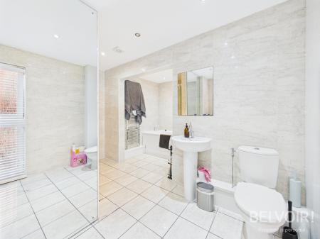 2 bedroom Flat for sale in 3 Larch Close, Cressington, Liverpool, L19