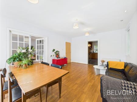 2 bedroom Flat for sale in 3 Larch Close, Cressington, Liverpool, L19