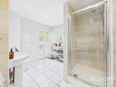 2 bedroom Flat for sale in 3 Larch Close, Cressington, Liverpool, L19