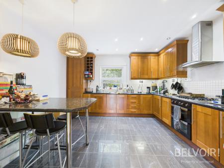 2 bedroom Flat for sale in 3 Larch Close, Cressington, Liverpool, L19