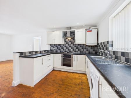 2 bedroom Flat to let in Church Road, Halewood, Liverpool, L26