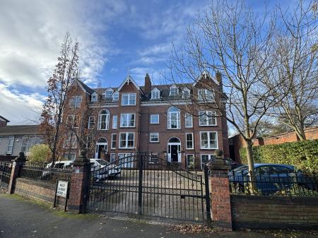 3 bedroom Flat for sale in West Albert Road, Aigburth, Liverpool, L17