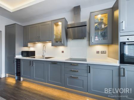 3 bedroom Flat to let in Parkfield Road, Aigburth, Liverpool, L17