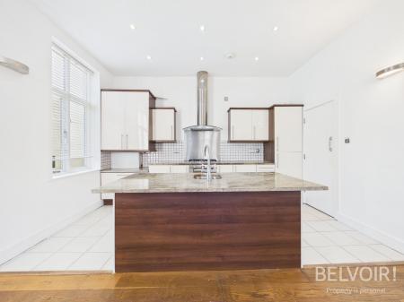 2 bedroom Flat to let in Alexandra Drive, Aigburth, Liverpool, L17