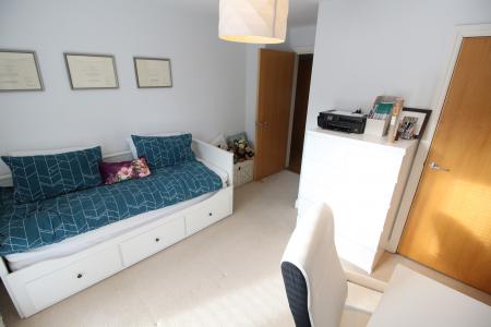 2 bedroom Flat to let in 3 Larch Close, Cressington, Liverpool, L19