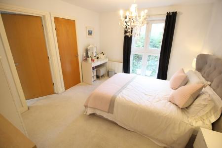 2 bedroom Flat to let in 3 Larch Close, Cressington, Liverpool, L19
